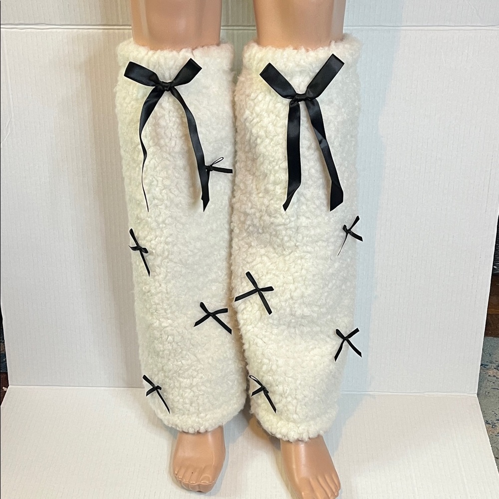 Cozy White Leg Warmers with Black Bows